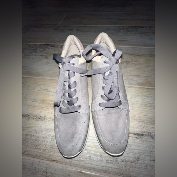 Anthropologie Louise et Cie Berlena Sneakers Gray and Pink Size 8 Suede Leather - Picture 7 of 7